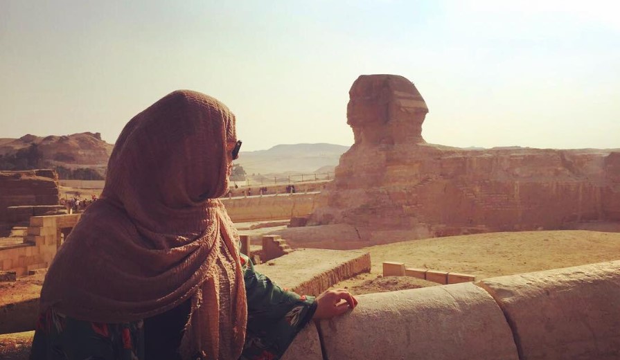 Araiba Khan at Great Sphinx
