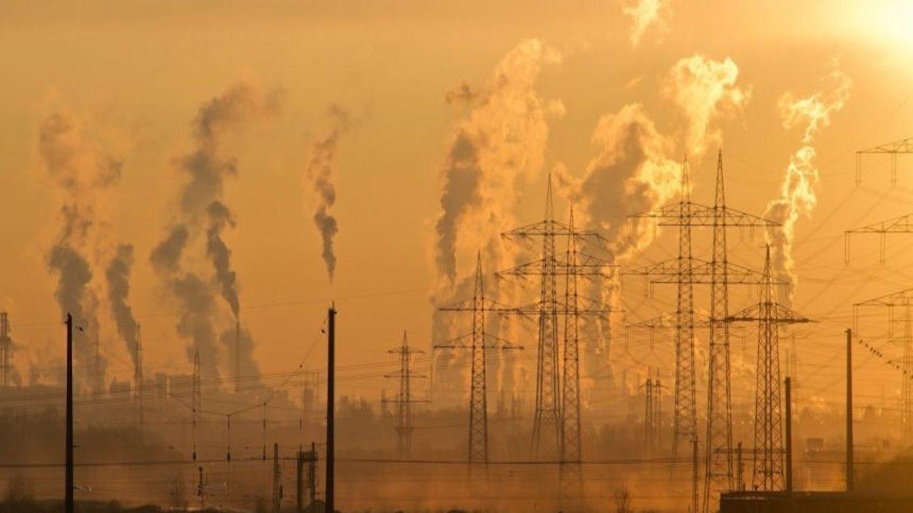 Universities are looking to divest in fossil fuels, and switch to renewable energy sources, including the University of Auckland where 84% of the electricity supplied in 2019 was renewable. Photo: pexels Smoke Rising from Non-renewable energy sources
