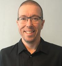 Headshot of Scott Palmer.