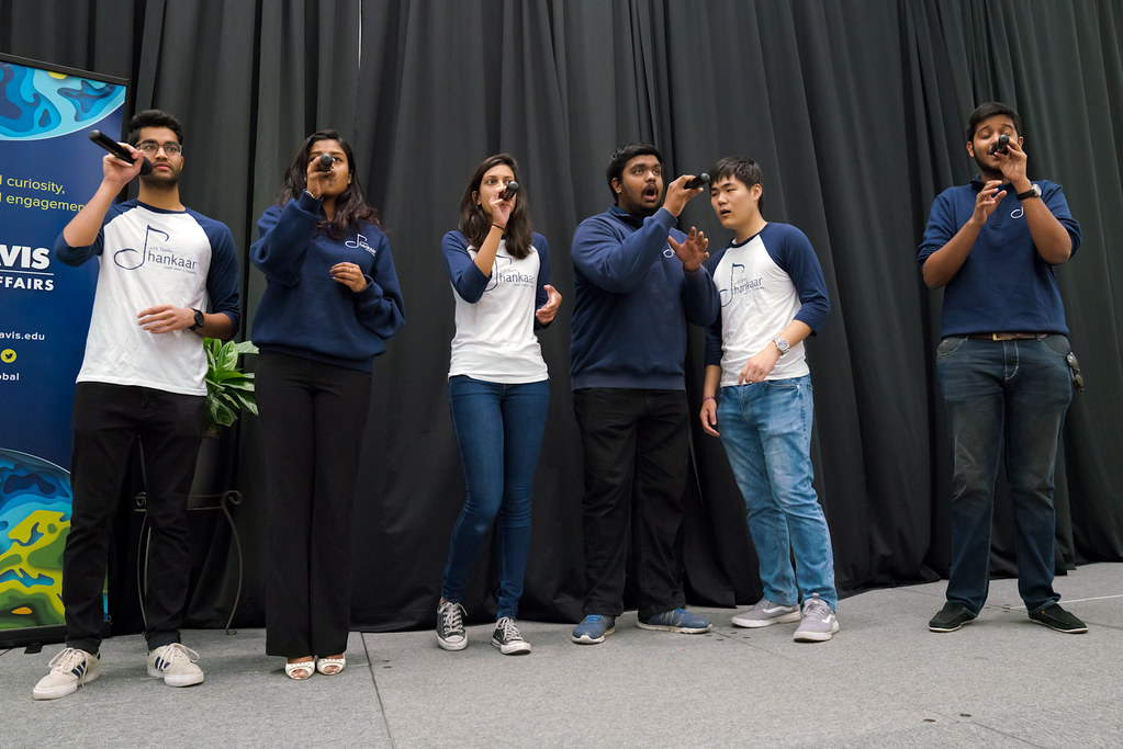 kids singing