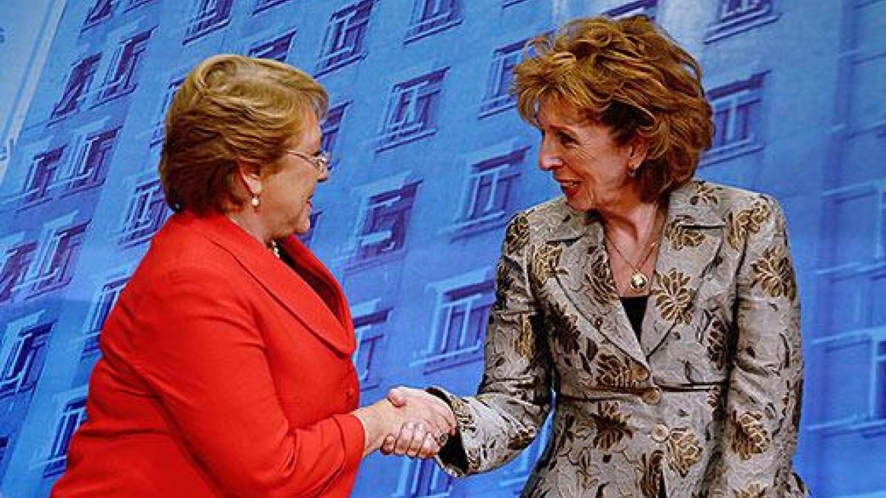 Michelle Bachelet, president of Chile, shakes hands with UC Davis Chancellor Linda Katehi after opening the UC Davis-Chile Life Sciences Innovation Center in Santiago, Chile. Michelle Bachelet, president of Chile, shakes hands with UC Davis Chancellor Linda Katehi after opening the UC Davis-Chile Life Sciences Innovation Center in Santiago, Chile.