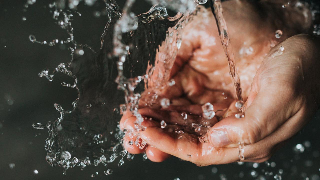 Stock image washing hands
